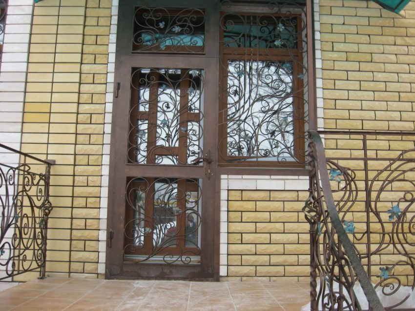 Чтобы не пришла беда: двери и решетки на страже нашего дома - постер к новости